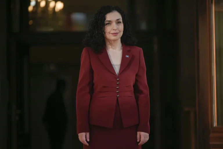 Presidenta de Kosovo disuelve el Parlamento y anuncia elecciones legislativas