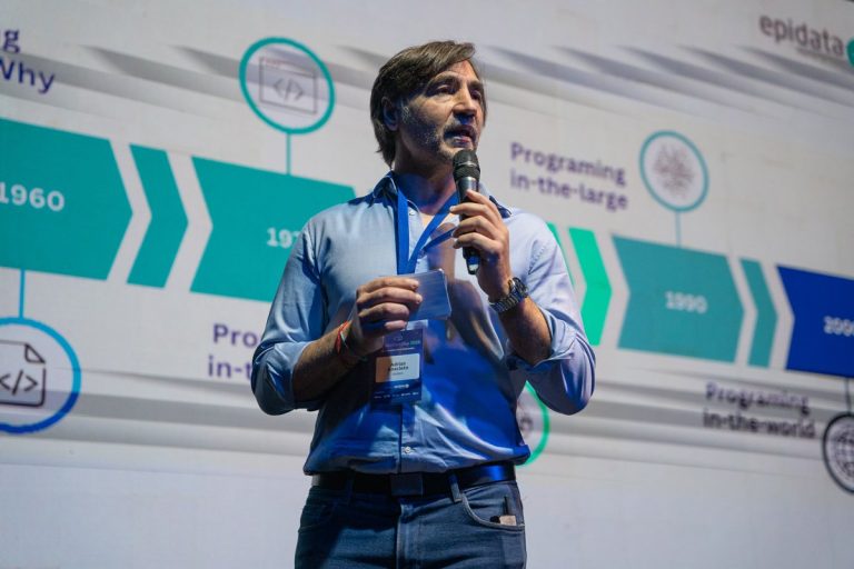 Programa gratuito de IA logró más de 10.000 inscritos y 2.500 participantes activos