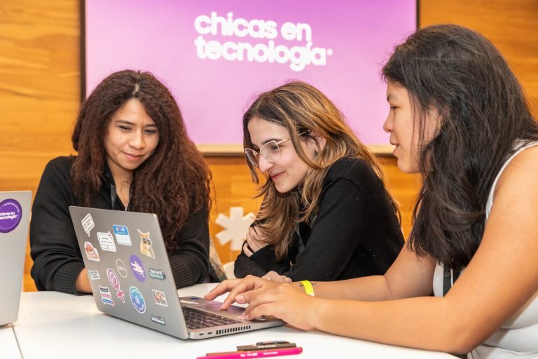 PUMM 2025: festival de tecnología gratuito para mujeres jóvenes de 13 a 23 años