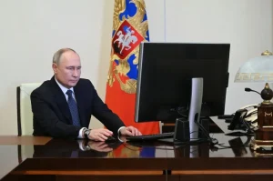 Putin dice que la guerra en Ucrania está llegando a su fin y arremete contra la Otan