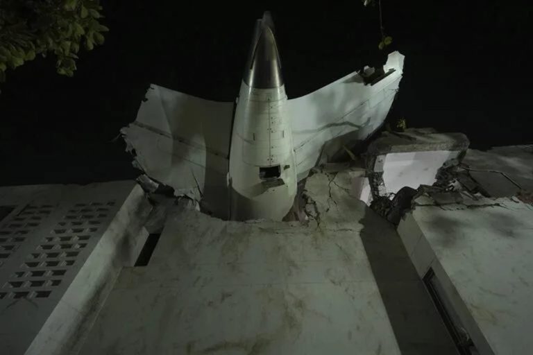 ¿Qué le pasó al Boeing 787 de Air India al despegar? Aquí las primeras hipótesis
