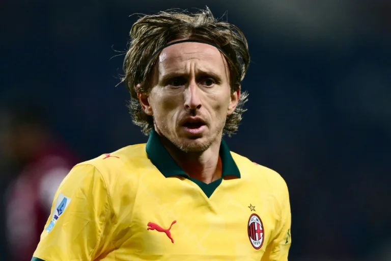 ¿Quién dijo viejo? Luka Modric lidera a un Milan en la punta de la Serie A