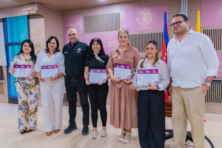 Reconocimiento a mujeres que investigan, innovan y crean