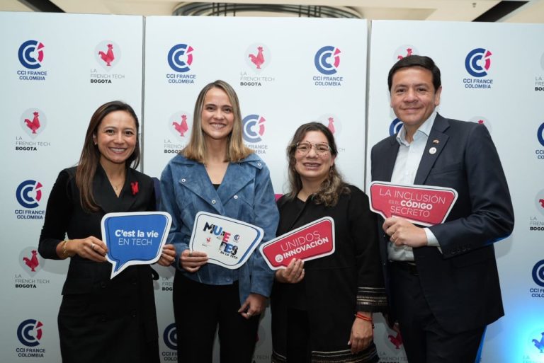 Reduciendo la brecha y generando liderazgo femenino desde la mujer