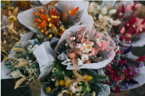 Regalar flores para la celebración de amor y amistad nunca pasa de moda