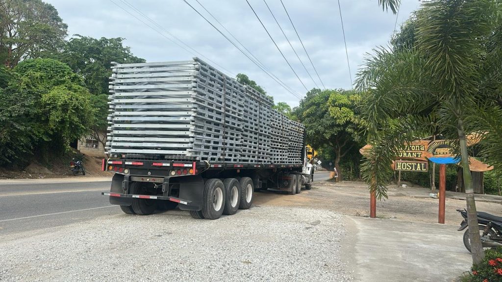 Río Mendihuaca: puente militar llega para su instalación