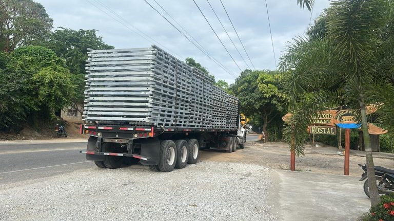 Río Mendihuaca: puente militar llega para su instalación