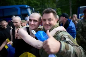Rusia y Ucrania intercambian 160 prisioneros de guerra de cada bando
