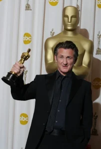 Sean Penn: el rebelde con causa de Hollywood gana su tercer Oscar