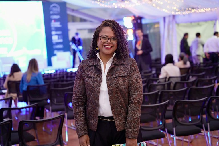 Sonia Mangones, colombiana, gana el Premio “Para las Mujeres en la Ciencia”