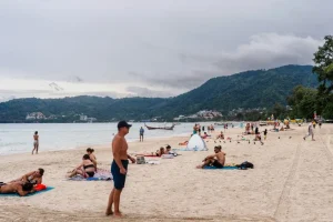 Tailandia reforzará la vigilancia de turistas tras prácticas sexuales en público