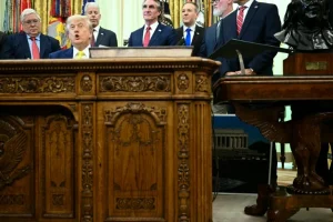 Trump anuncia 700 millones de dólares para proyectos de carbón en EEUU