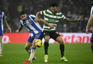Un gol de Luis Suárez ante Oporto mantiene al Sporting con vida en Portugal