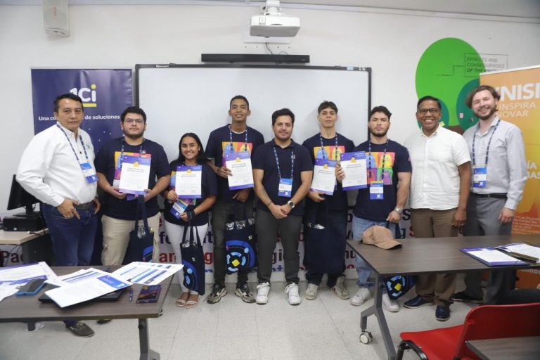 Unisimón y 1Ci consolidan alianza con exitoso programa de formación en Barranquilla
