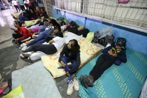 Venezuela dice que liberó a más de 100 presos políticos en medio de la presión de EEUU