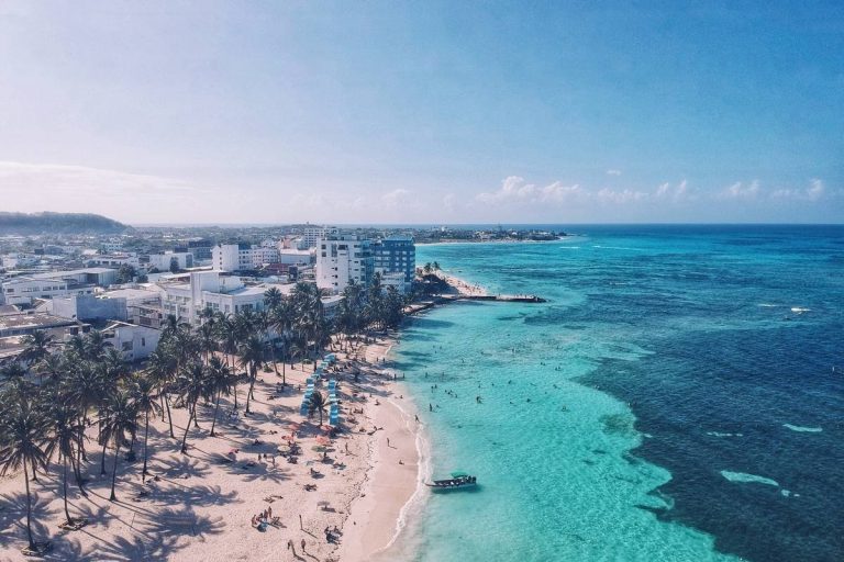 Viajes en Semana Santa 2026 con precios de vuelos a la baja y destinos costeros ganando protagonismo