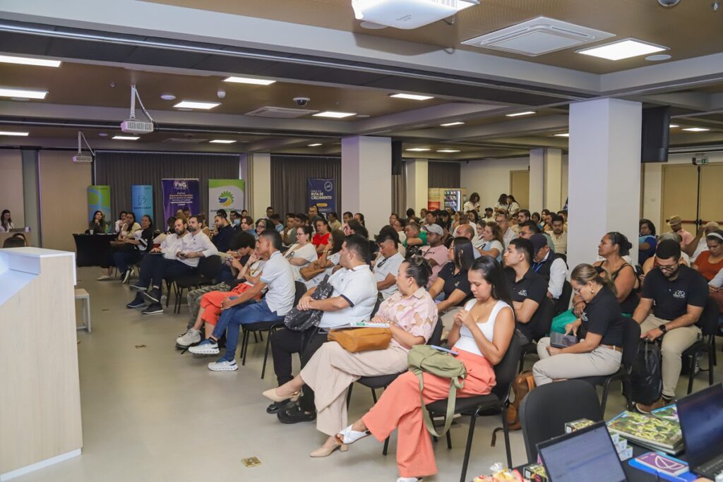 Con vivo entusiasmo se recibe el apoyo a microempresas y pymes.