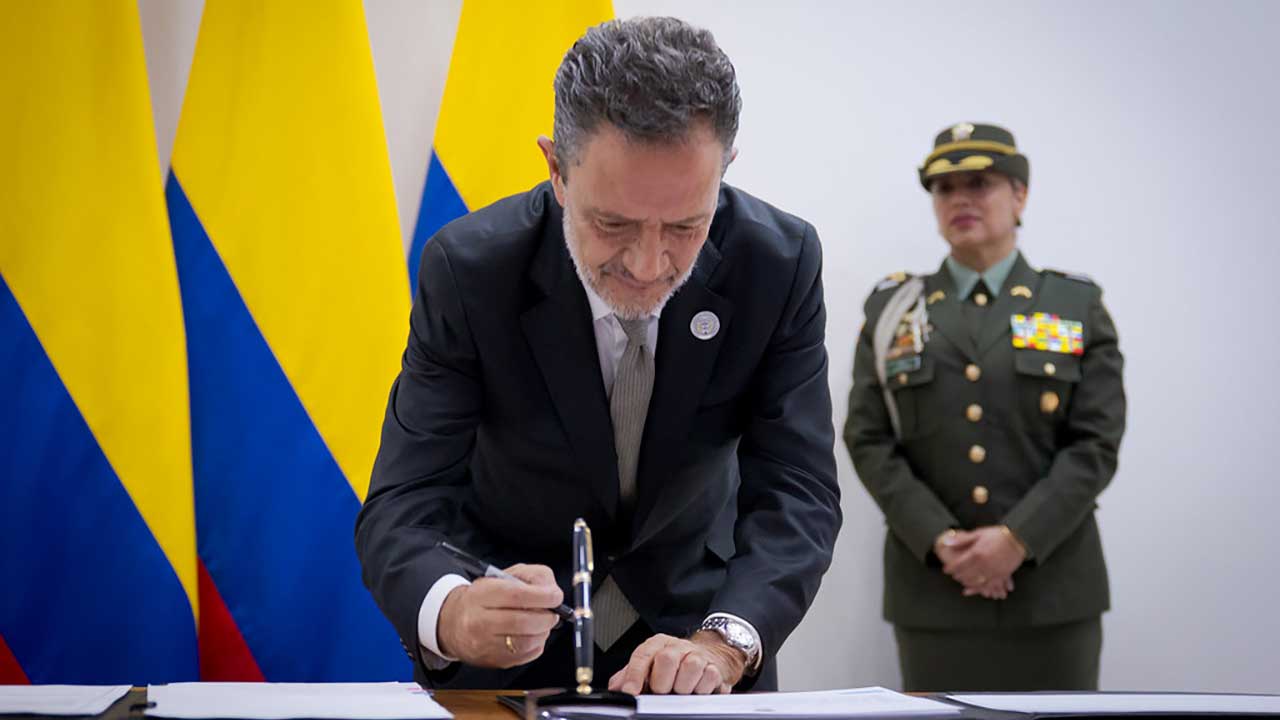 Urgencia por pasaportes