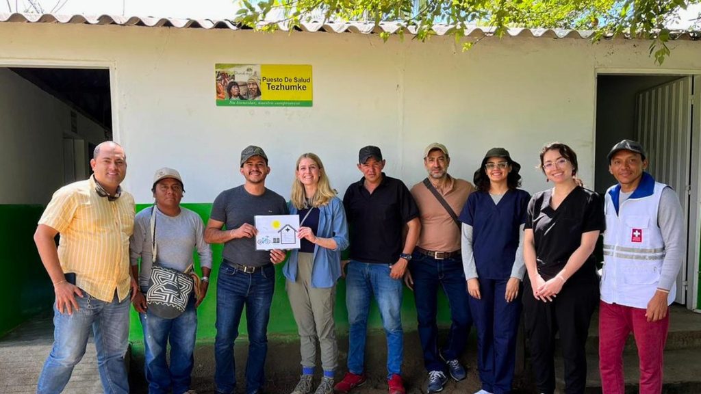 Proyecto de energía solar busca mejorar la atención médica de los pueblos indígenas de la Sierra Nevada