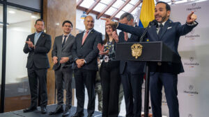 Presidente visita ministerios