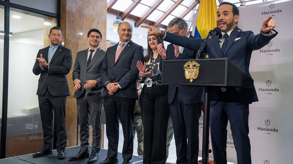 Presidente visita ministerios