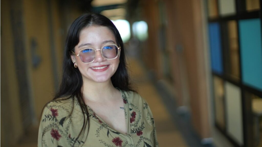 Francesca Martínez Acuña gana el Premio Joven Líder Protagonista del Cambio