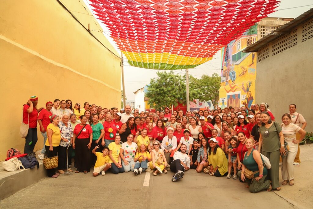 El cielo del Barrio Abajo de Barranquilla ahora es un tejido multicolor