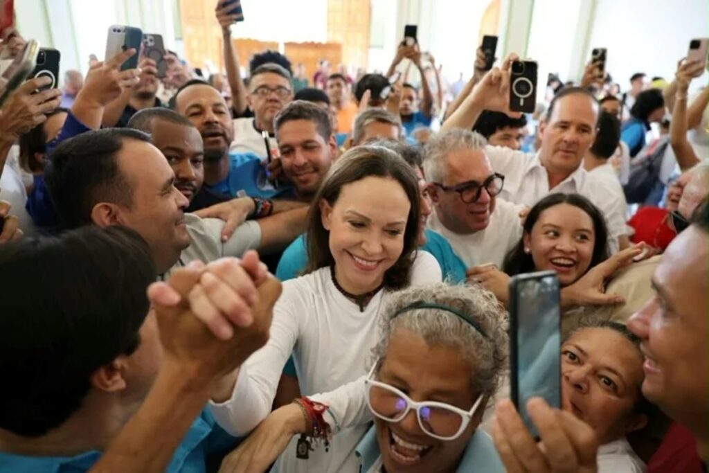 Corina regresa