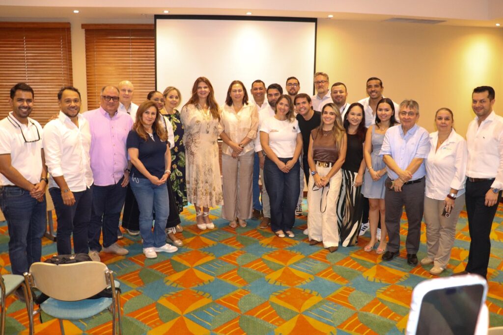 Logran compromisos para impulsar el turismo y avanzar en proyectos históricos en Santa Marta
